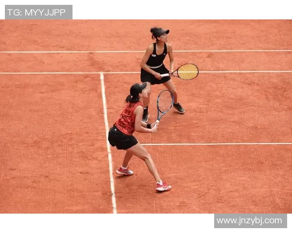 足球明星偷吃能量棒视频曝光引发球迷热议背后故事揭秘 足球明星偷吃能量棒视频曝光引发球迷热议背后故事揭秘