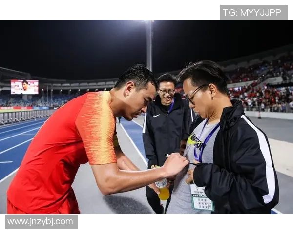 南京足球队的崛起之路：从低谷到辉煌的奋斗历程与启示