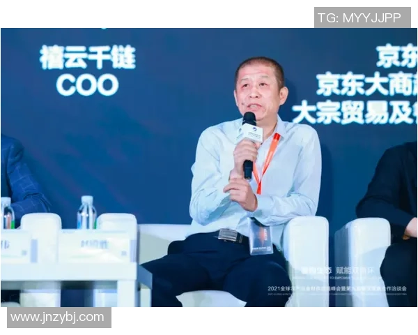 黄芳的足球人生:从草根到巅峰的深度对话与启示 黄芳的足球人生:从草根到巅峰的深度对话与启示